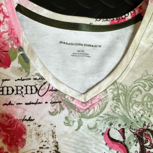 Spain architecture graphic tee with rhinestone detail - Picture 3 of 6